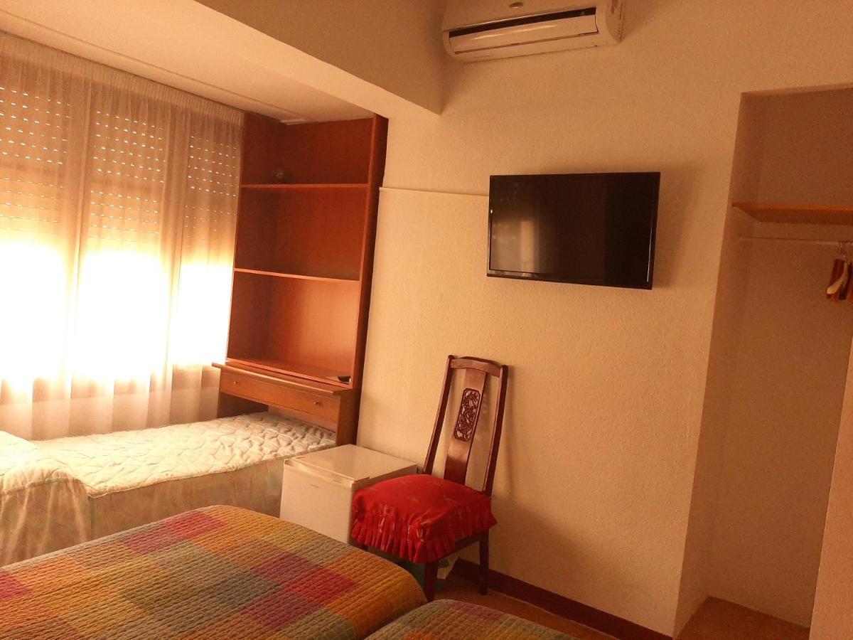 Hostal Platja Cambrils Bagian luar foto