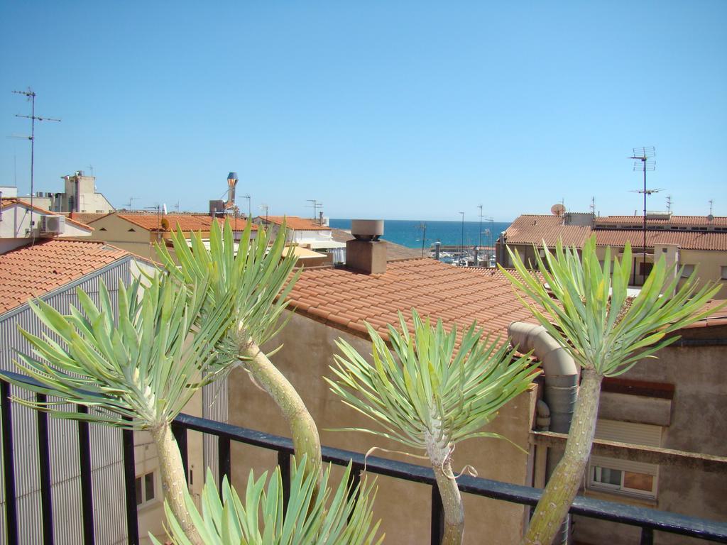 Hostal Platja Cambrils Bagian luar foto