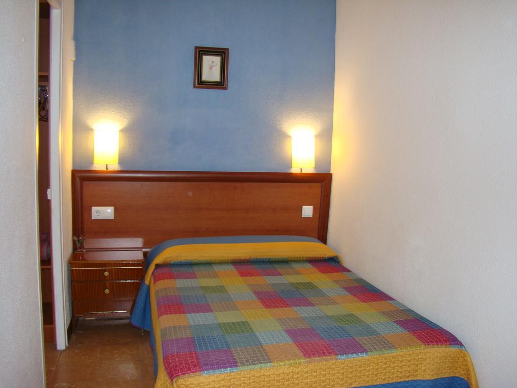 Hostal Platja Cambrils Ruang foto