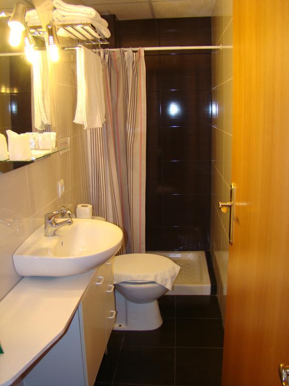 Hostal Platja Cambrils Bagian luar foto