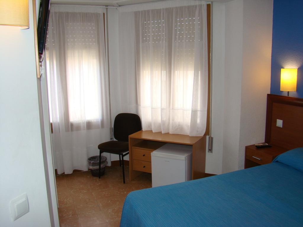 Hostal Platja Cambrils Bagian luar foto