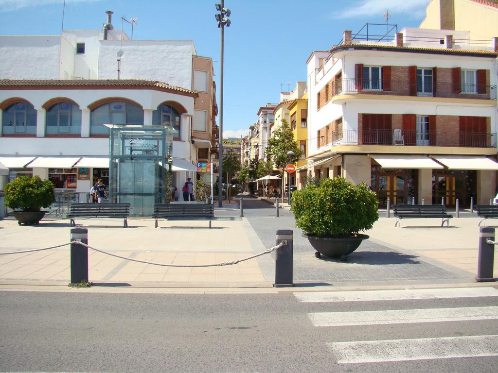 Hostal Platja Cambrils Bagian luar foto